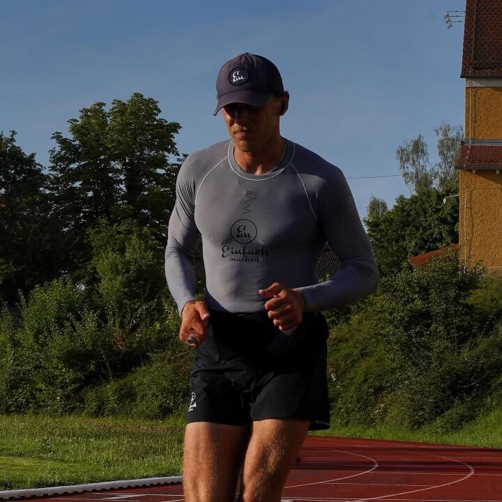 Aleksander Lingauer on project 61 running across Germany